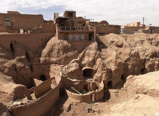 عکس اقامتگاه بوم‌گردی لب خندق