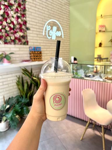 عکس کافه تریا پاستل