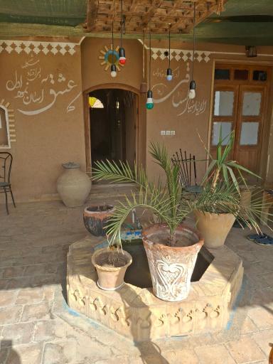 عکس اقامتگاه بوم‌گردی لب خندق