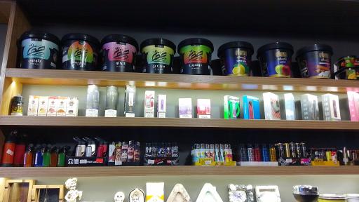 عکس دخانیات کاپیتان اسموک