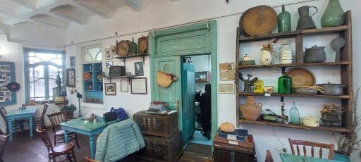 عکس ساختمان جهان (کافه تلفنخانه)