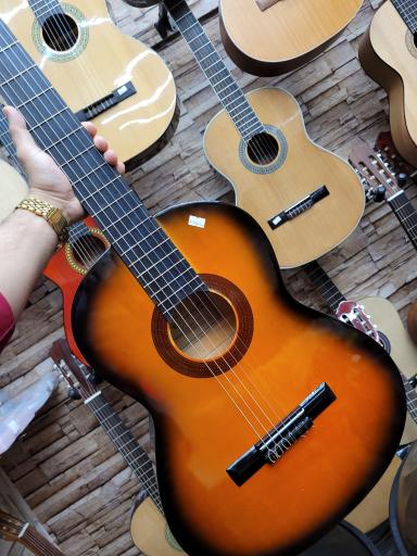 عکس لوازم موسیقی نوای بهار 