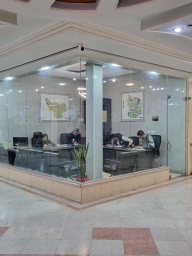 عکس مشاورین مسکن و املاک اوپال