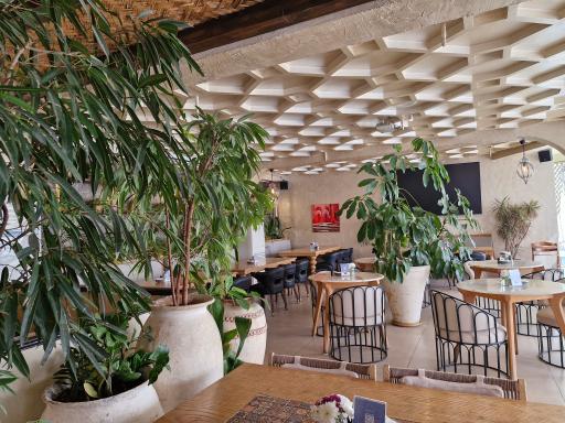 عکس رستوران لبنانی لبینا