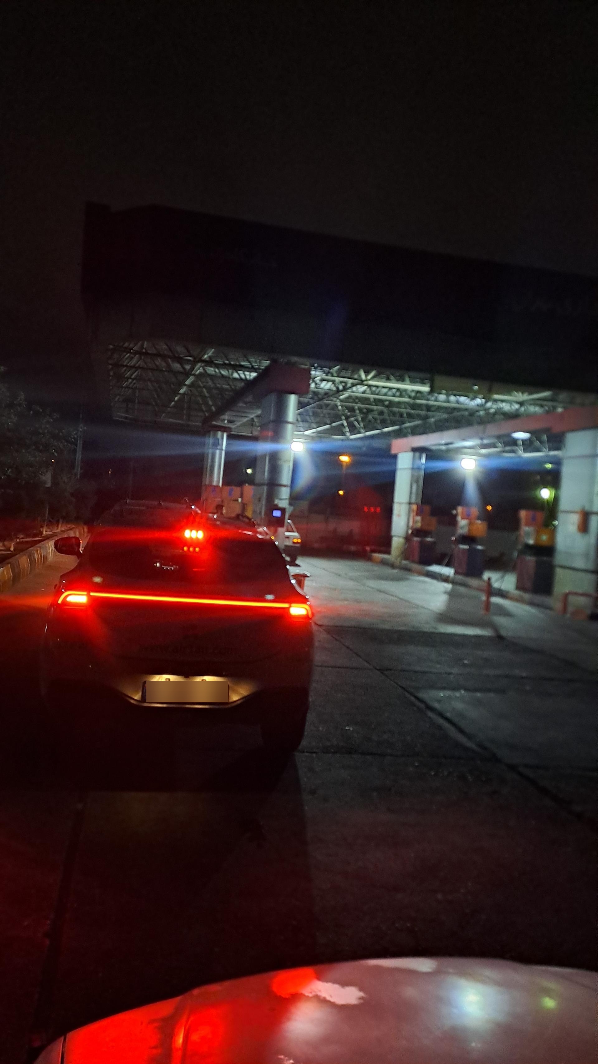 عکس پمپ بنزین ترمینال غرب 212