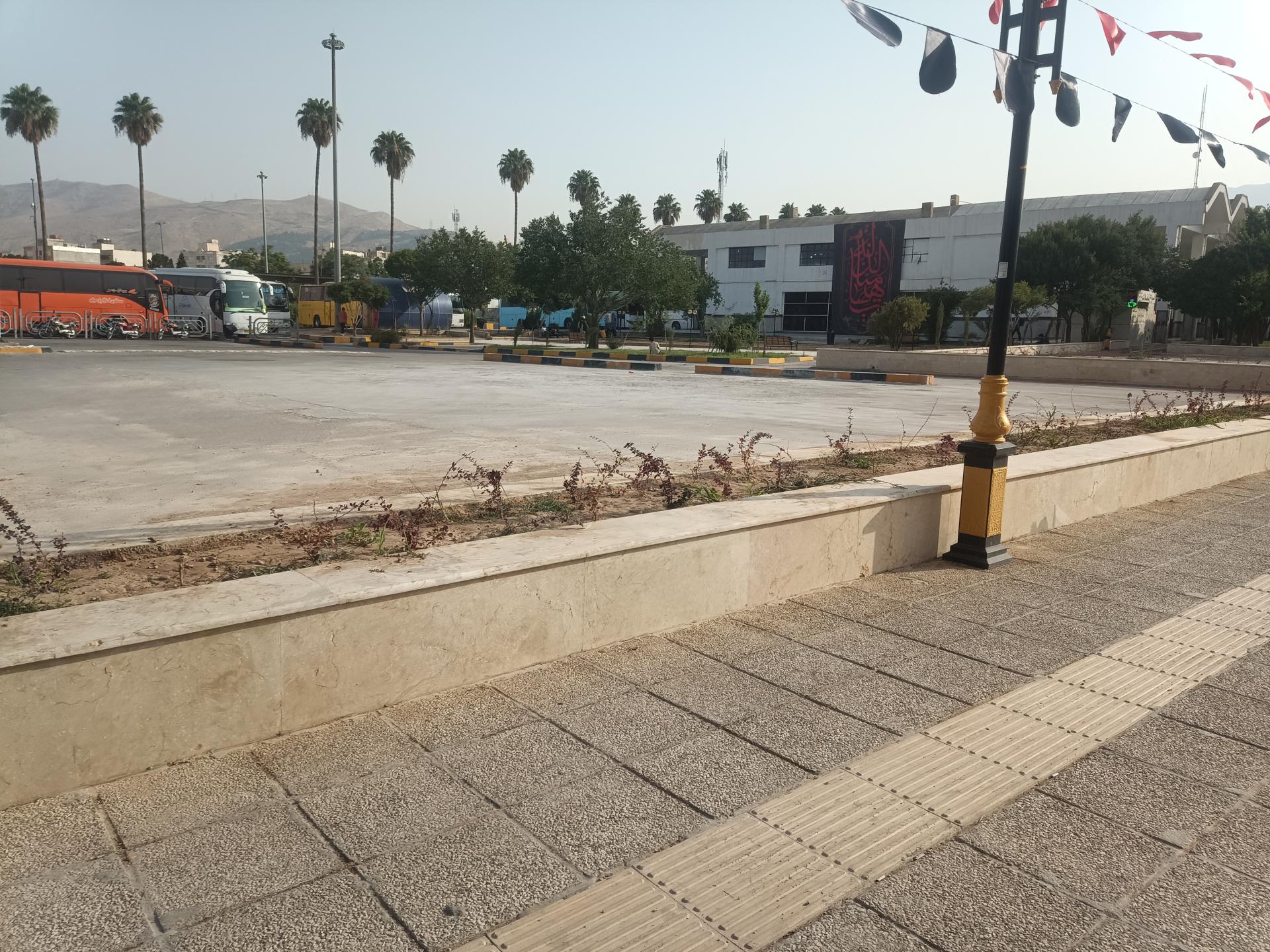 عکس پارکینگ عمومی ترمینال کاراندیش