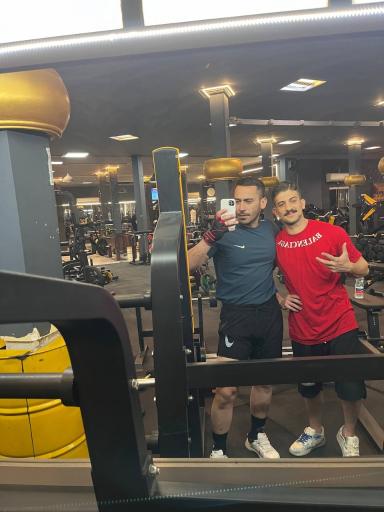 عکس باشگاه بدنسازی ماکان