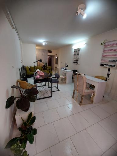 عکس آموزشگاه فنی و حرفه ای ناخنک