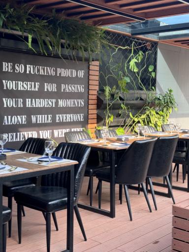 عکس کافه رستوران کاروبار