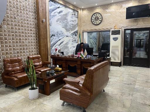 عکس مشاورین املاک امین 