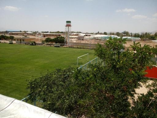 عکس زمین چمن شهر درچه