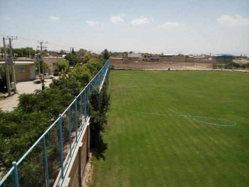 عکس زمین چمن شهر درچه