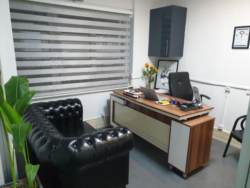 عکس کلینیک قلب عروق و واریس دکتر هومن محمودی