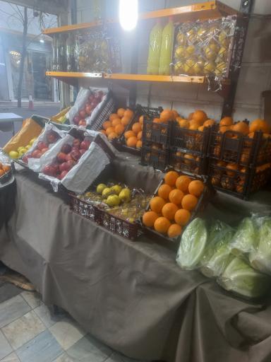 عکس میوه فروشی حاج صمد
