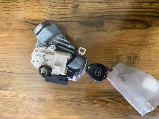 عکس تویوتا یدک علیدوست