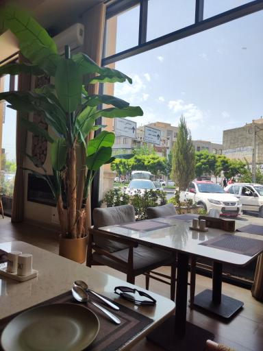 عکس کافه رستوران لاونتو