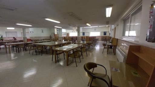 کتابخانه و سالن مطالعه آیت الله ادیب