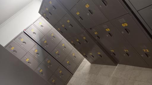 کتابخانه و سالن مطالعه آیت الله ادیب