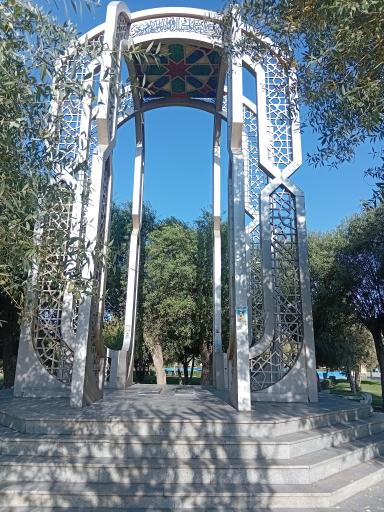 عکس گلزار شهید گمنام و شهید ابراهیم پیکار