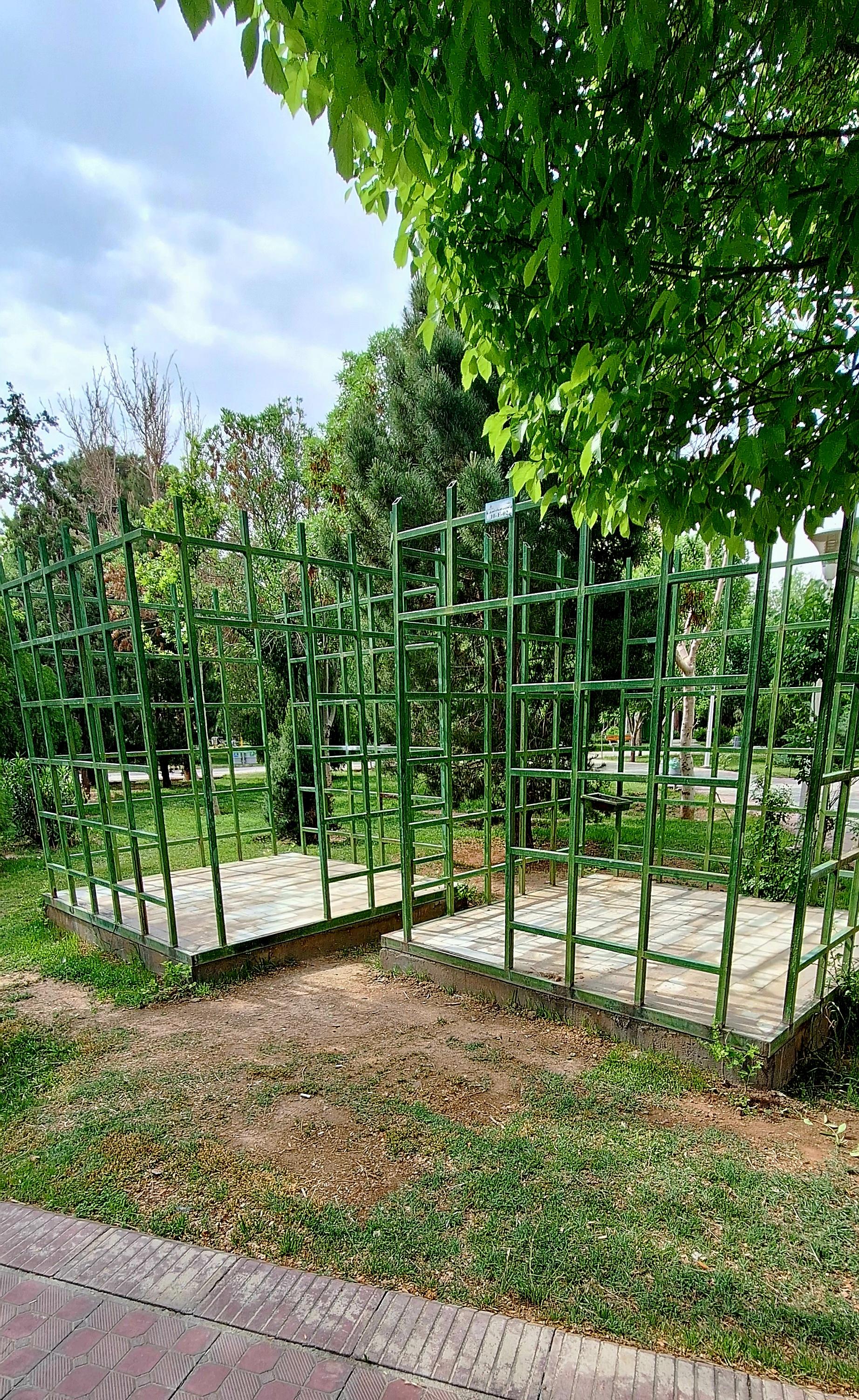 عکس نماز خانه پارک