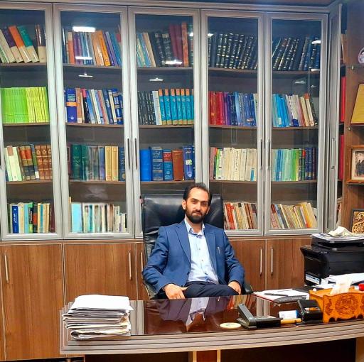 عکس دفتر وکالت قادر گوزلی