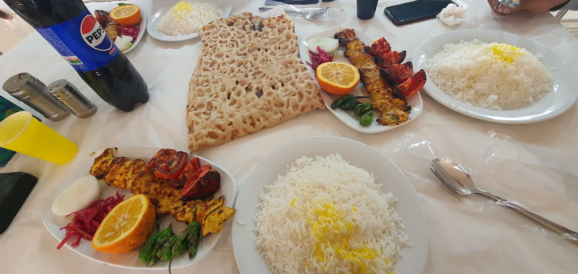 عکس کبابی حاج اقبال 
