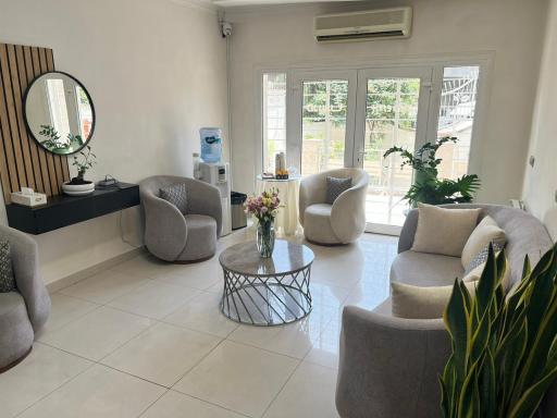 کلینیک دندانپزشکی دکتر هاشم احمدی زاده