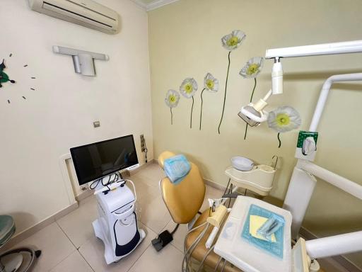 کلینیک دندانپزشکی دکتر هاشم احمدی زاده