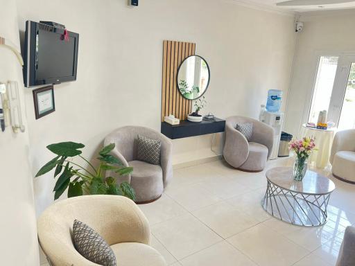 عکس کلینیک دندانپزشکی دکتر هاشم احمدی زاده