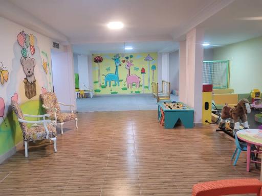 عکس مهد کودک دنیای رنگی
