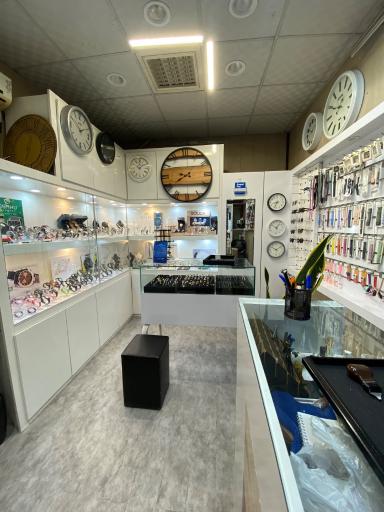 عکس ساعت فروشی و تعمیرات آترین