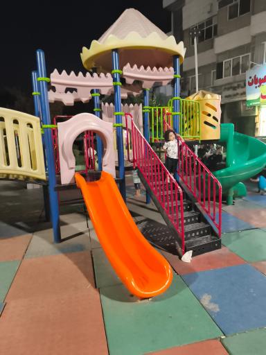 عکس زمین بازی کودکان