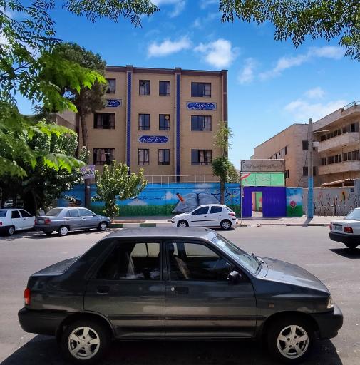عکس دبیرستان دخترانه نمونه دولتی زنده یاد محسن قادسی