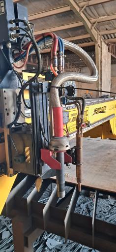 عکس سی ان سی فلزات