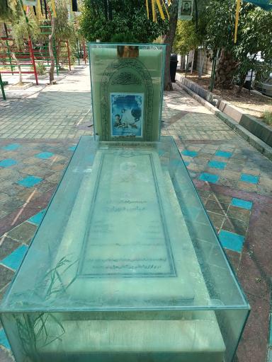 عکس آرامگاه شهید عباس دوران