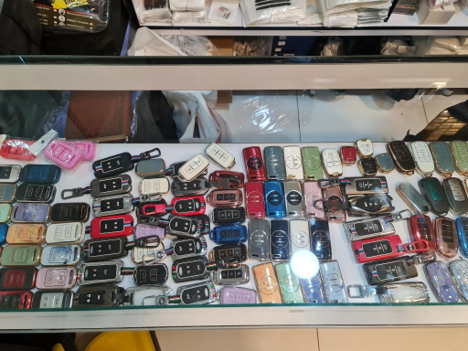 عکس لوکس چری مرکزی