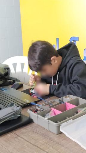 عکس آموزشگاه رباتیک آریان (بابل)