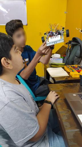 عکس آموزشگاه رباتیک آریان (بابل)