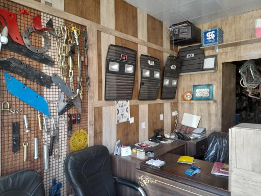 عکس فروشگاه لوازم تراکتور