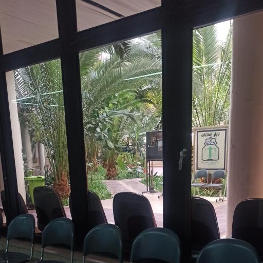 عکس دانشکده ادبیات و علوم انسانی