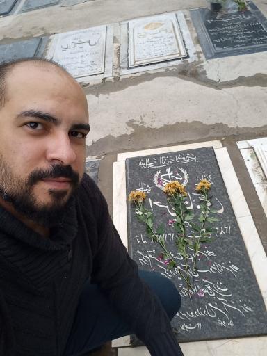 عکس مزار مرحومه عذرا حسن قابچی