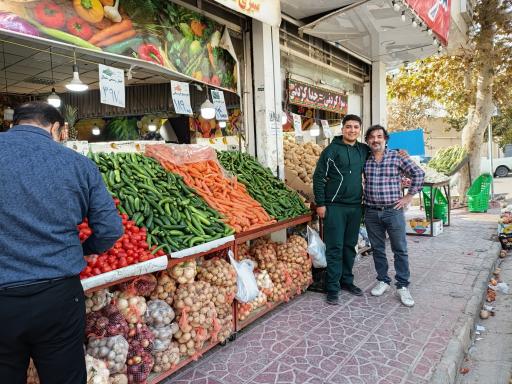 عکس ارزانسرای میوه محله حکیمیه