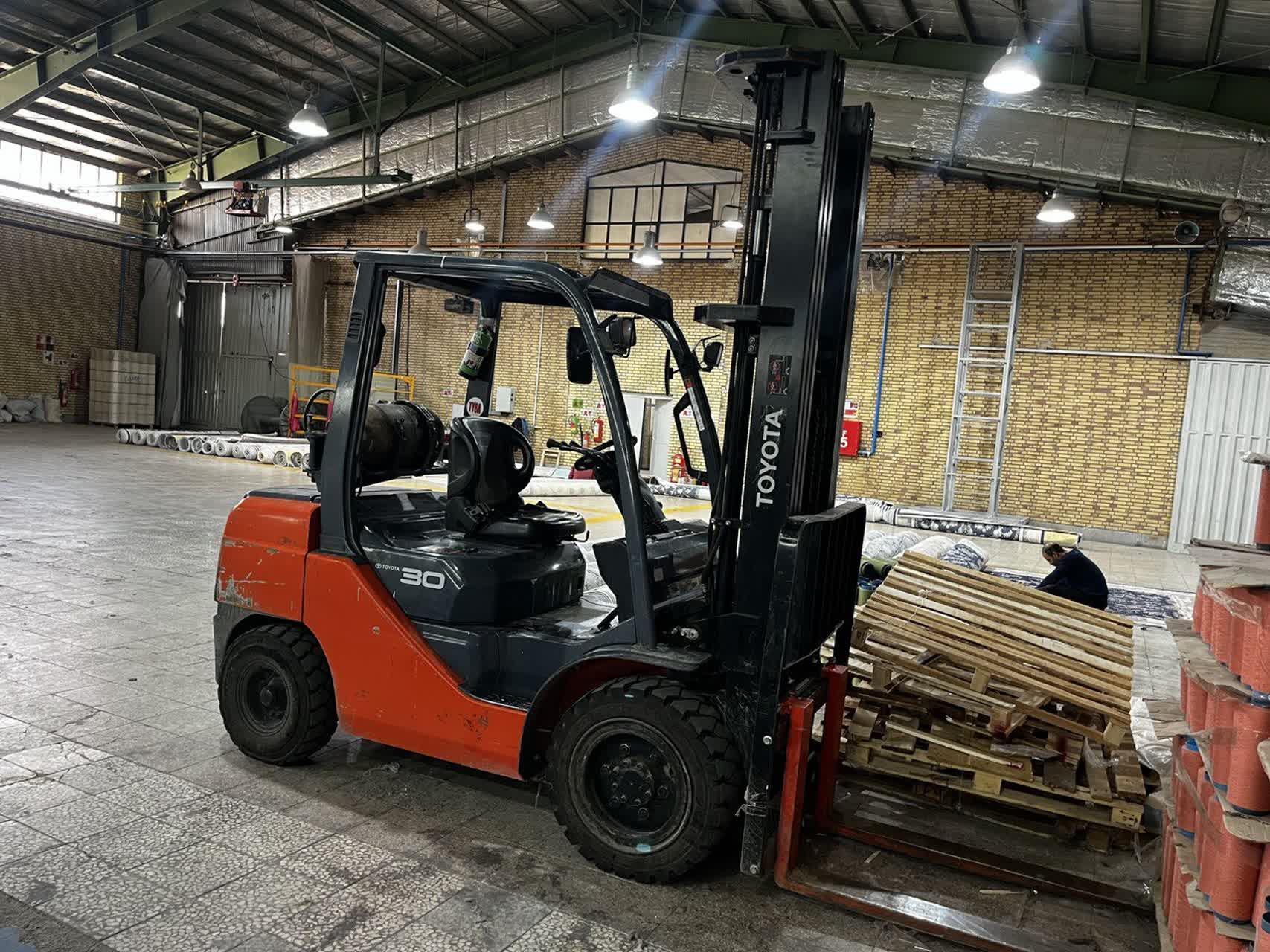 عکس فروشگاه کویر لیفتراک