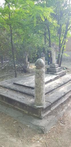 عکس آرامگاه کنت دومونت فرت اولین رئیس پلیس تهران