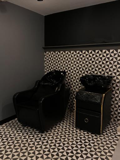 عکس سالن آرایشگاه مردانه M-LOUNGE