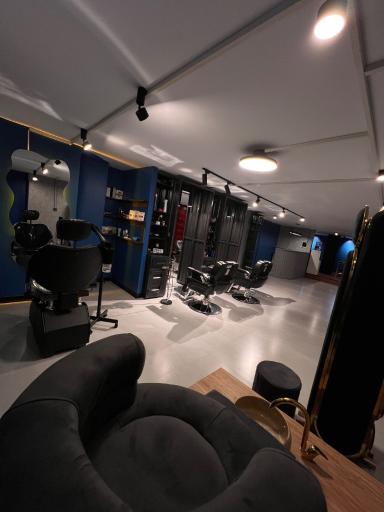 سالن آرایشگاه مردانه M-LOUNGE