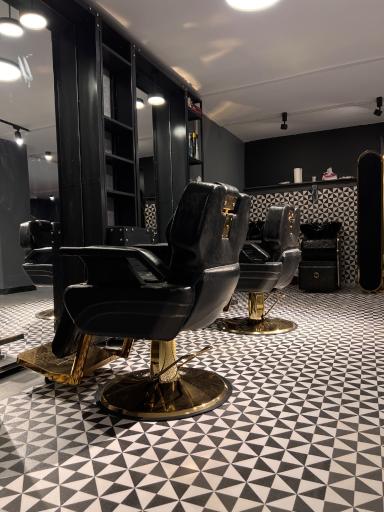 عکس سالن آرایشگاه مردانه M-LOUNGE