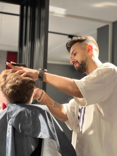 سالن آرایشگاه مردانه M-LOUNGE