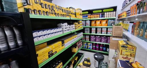 عکس پخش روغن موتور شمس