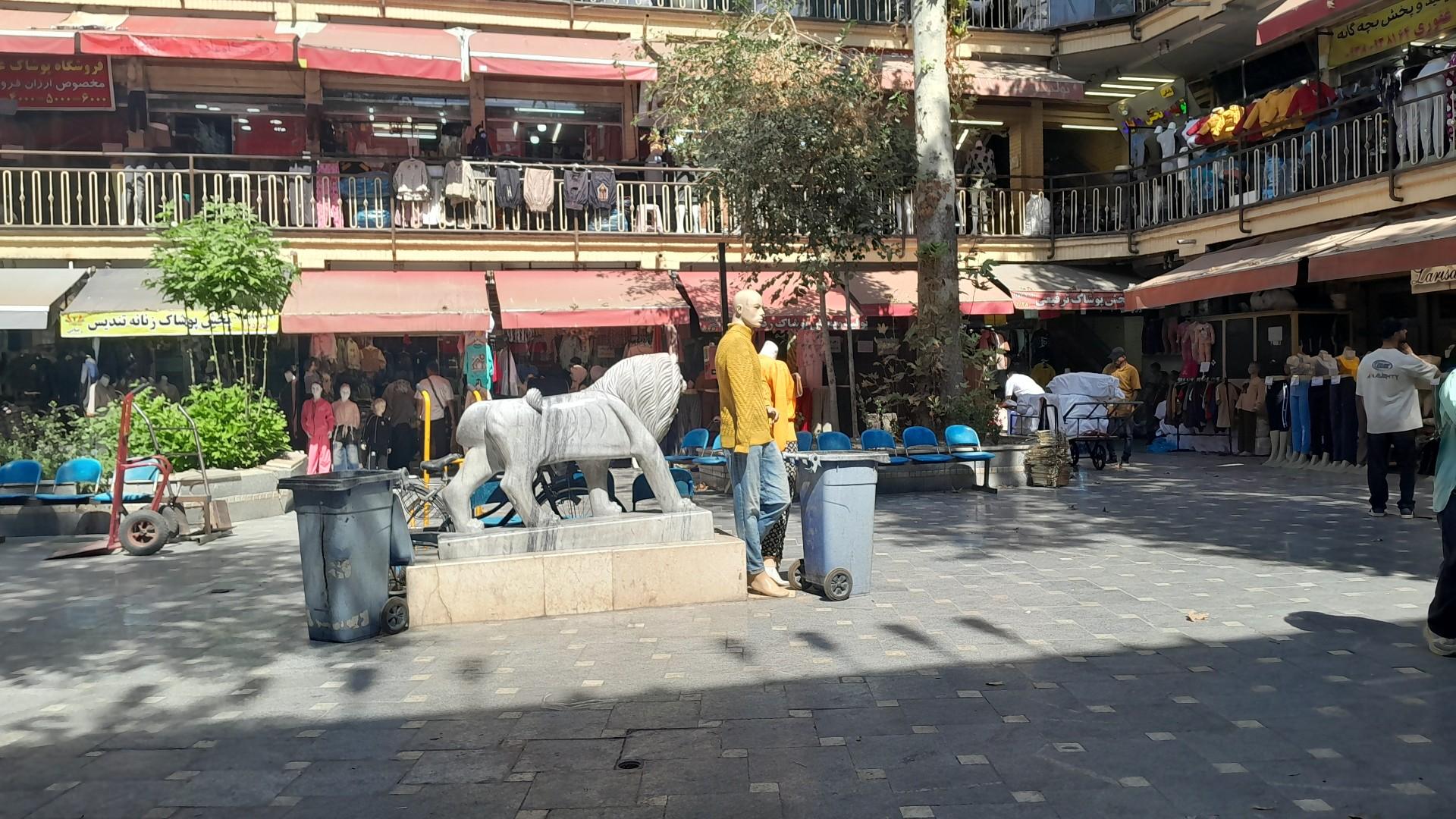 عکس مجتمع تجاری ضامن (سراها)